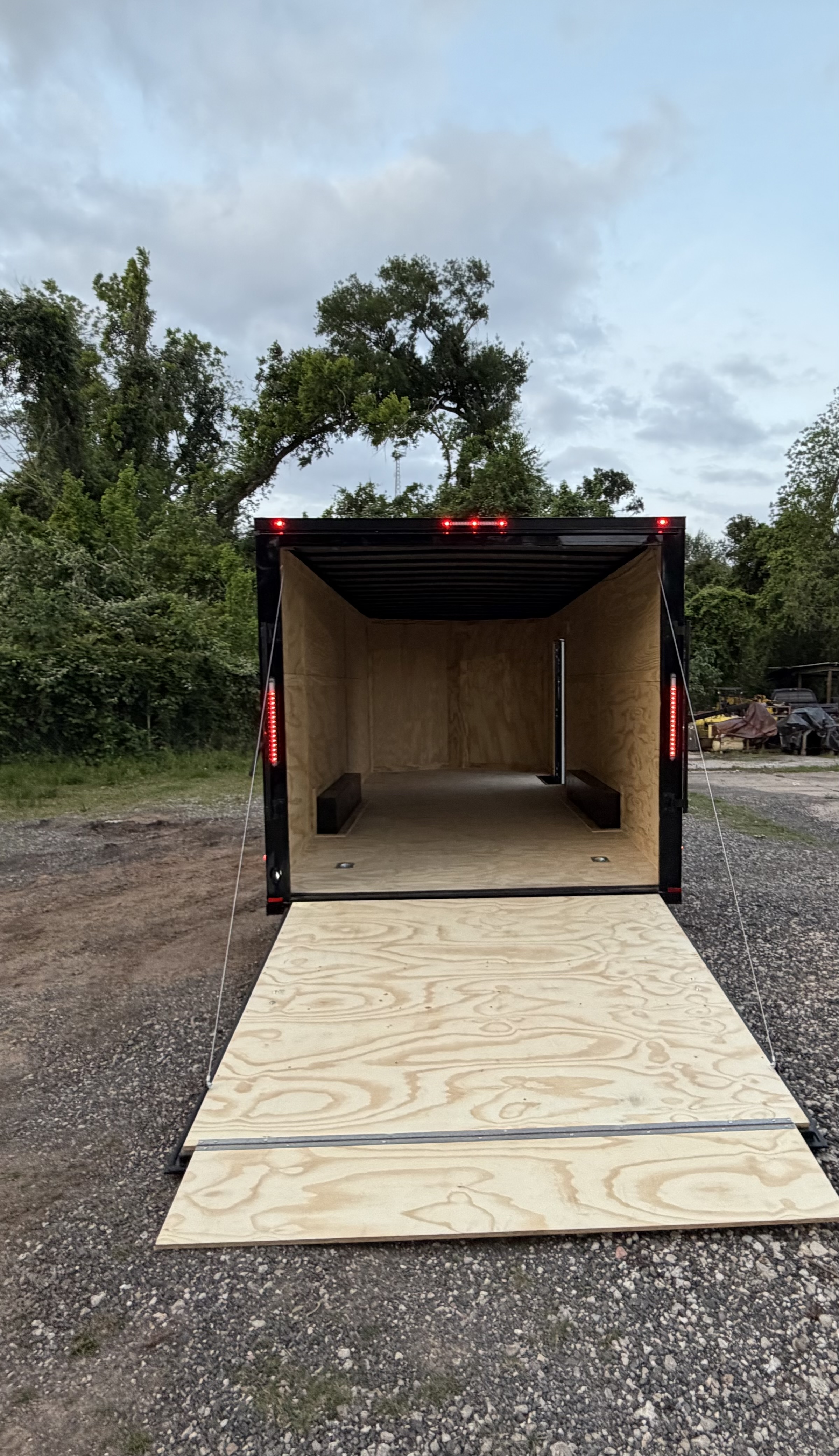 20ft Enclosed Cargo Trailer thumbnail 5